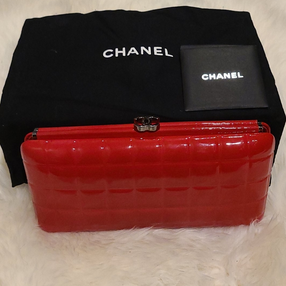 Chanel clutch